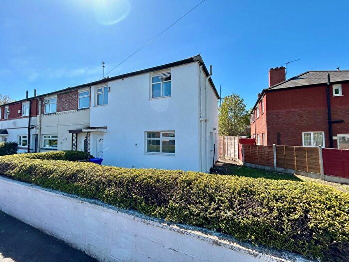 3 Bedroom Semi-Detached House For Sale In Golborne Avenue, Withington, M20
