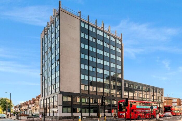 1 Bedroom Flat To Rent In Kingsway, London, N12