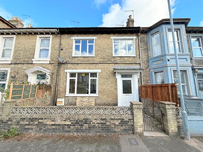 4 Bedroom Terraced House For Sale In Victoria Road, Great Yarmouth, NR30