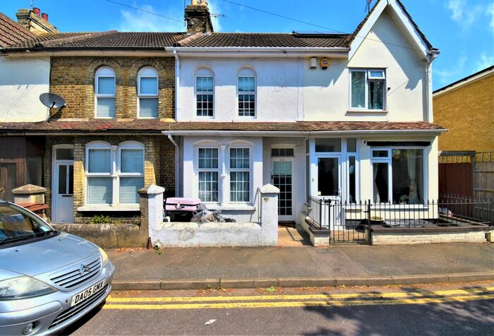 3 Bedroom Terraced House To Rent In Osborne Road, Gillingham, ME7