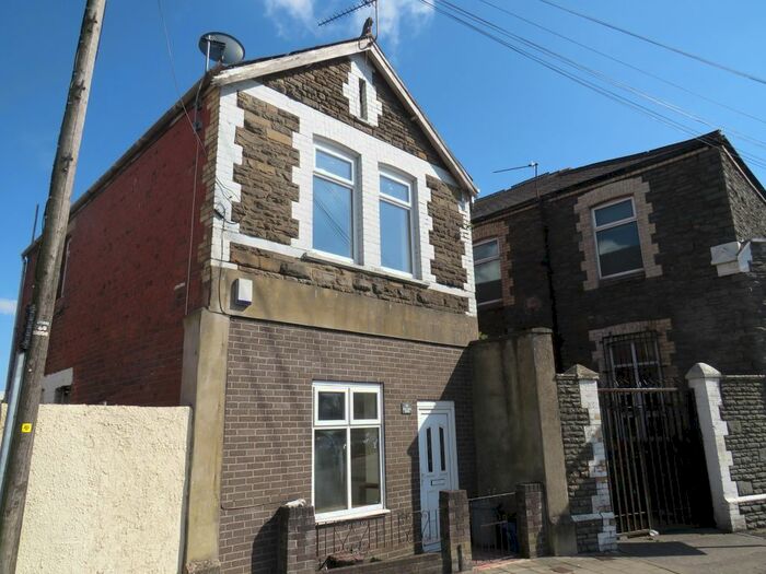 2 Bedroom Flat To Rent In Carlisle Street, Splott, Cardiff, CF24
