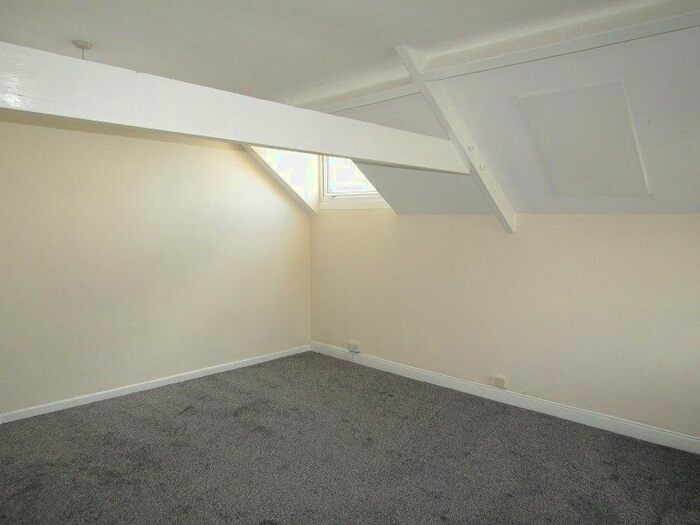 2 Bedroom Flat To Rent In Herbert Street, Pontardawe, Swansea, City And County Of Swansea., SA8