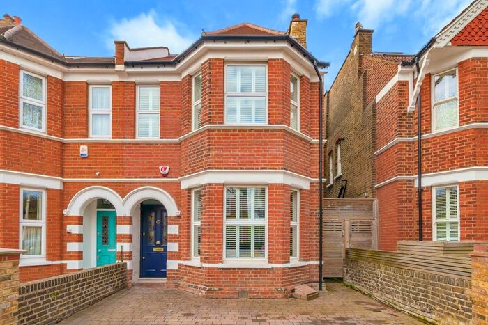 6 Bedroom Semi-Detached House To Rent In Clovelly Road, London, W5