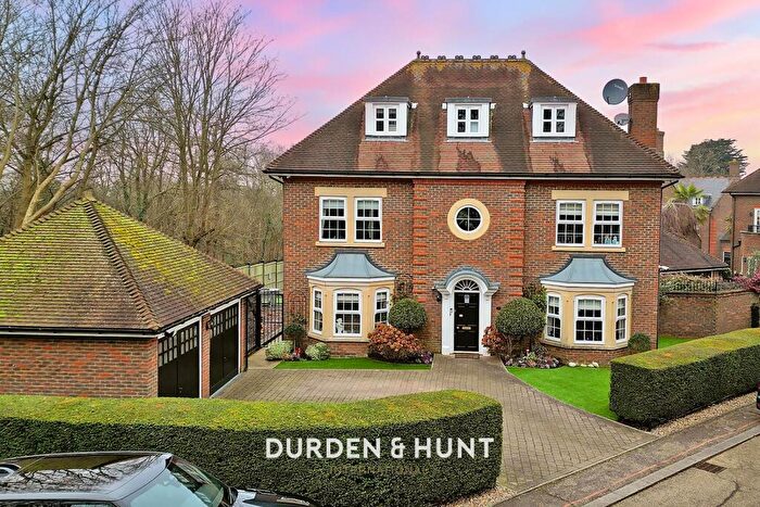 5 Bedroom Detached House For Sale In Regents Drive, Woodford Green, IG8