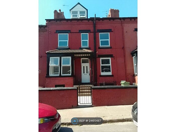 4 Bedroom Terraced House To Rent In Colwyn Road, Leeds, LS11