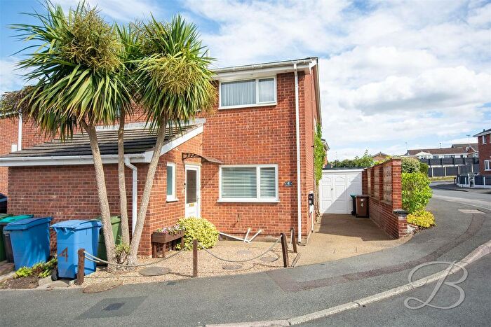 3 Bedroom Semi-Detached House For Sale In Quines Hill Road, Forest Town, Mansfield, NG19