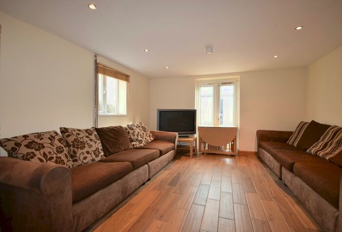 8 Bedroom Terraced House To Rent In Wyeverne Road, Cathays CF24