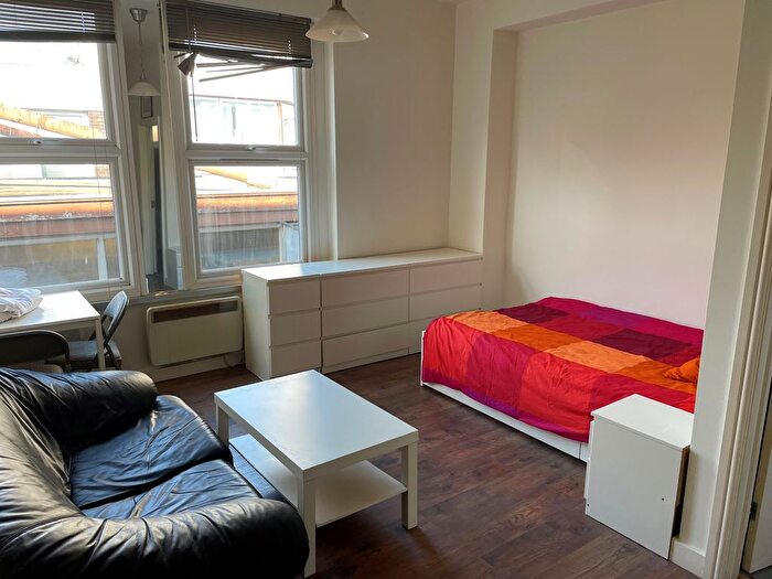 Studio To Rent In Sentinel Square, Hendon London, NW4