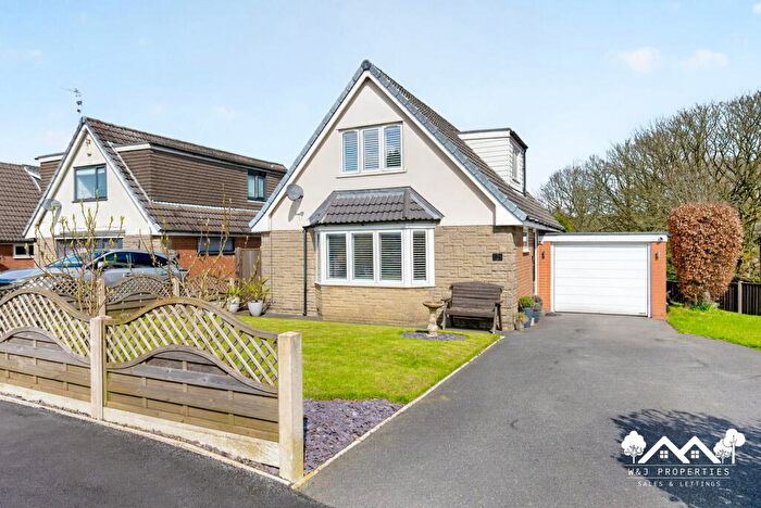 2 Bedroom Detached House For Sale In Kings Drive, Hoddlesden, Darwen, BB3