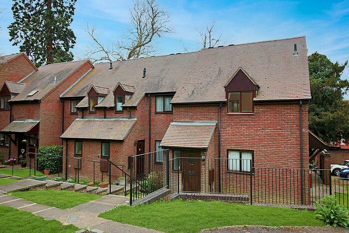 1 Bedroom Flat To Rent In Chadbone Close, Aylesbury, Aylesbury, HP20