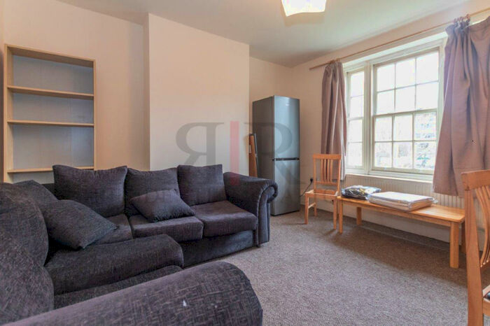 4 Bedroom Apartment To Rent In Kennington Park Road, London, SE11