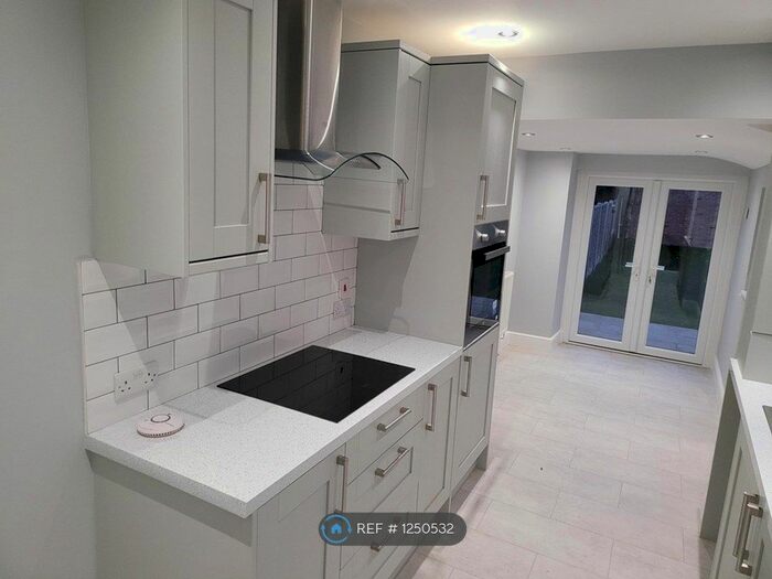 3 Bedroom Terraced House To Rent In Cromwell Road, Rushden NN10