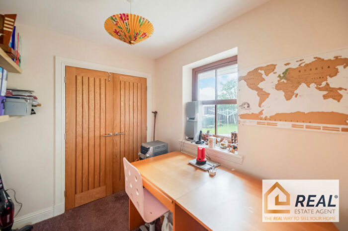 4 Bedroom Detached House For Sale In Bore Row, FK7