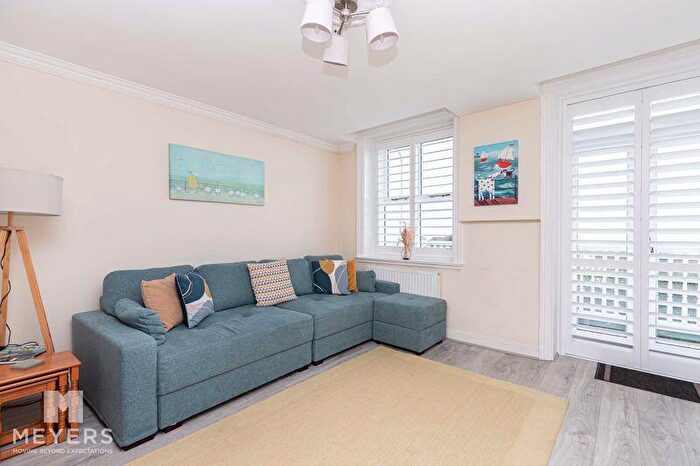 2 Bedroom Flat To Rent In Burlington Mansions, Owls Road, Bournemouth, BH5