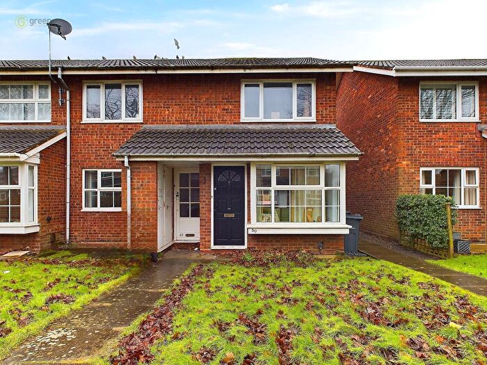 2 Bedroom Maisonette For Sale In Lyneham Gardens, Sutton Coldfield, B76