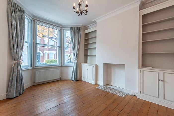 1 Bedroom Flat To Rent In Brayburne Avenue, SW4