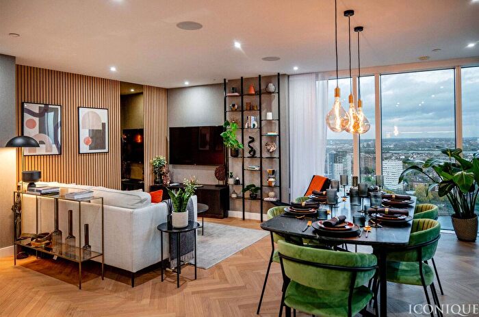 3 Bedroom Flat For Sale In Goodchild Road, London, N4