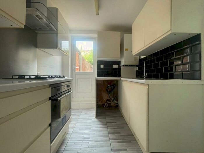 3 Bedroom Terraced House To Rent In Shrubbery Road Edmonton, N9