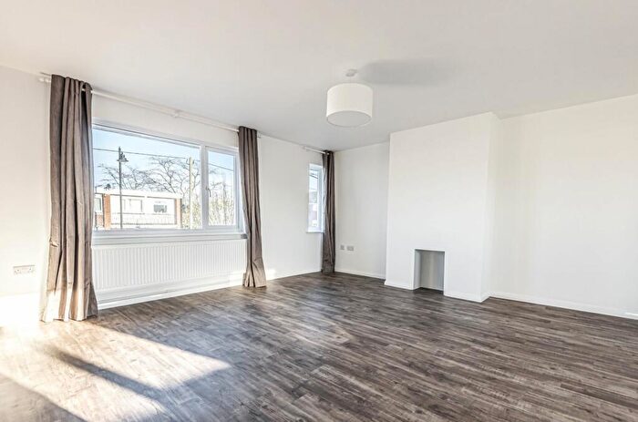 2 Bedroom Apartment To Rent In Mulfords Hill, Tadley, RG26