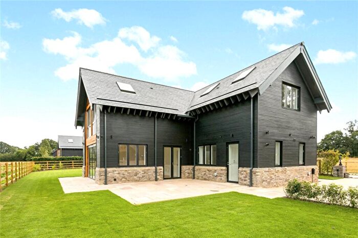 3 Bedroom Detached House For Sale In Redling Drive, Bovingdon, Hemel Hempstead, Hertfordshire, HP3