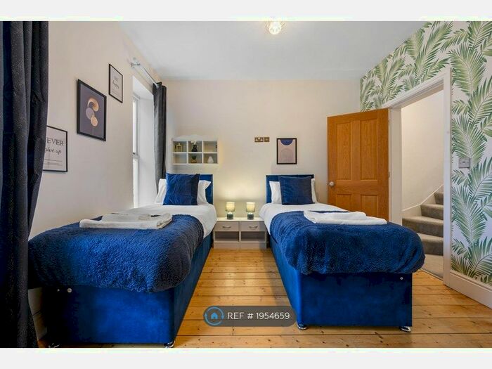 4 Bedroom Semi-Detached House To Rent In Linden Avenue, Altrincham, WA15