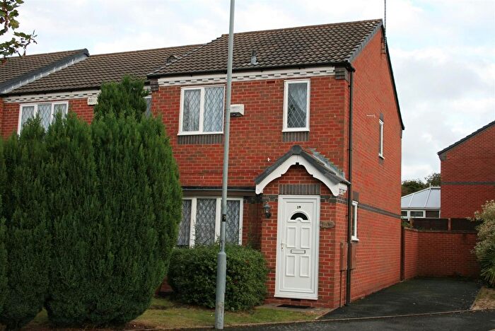 3 Bedroom End Of Terrace House To Rent In Thetford Way, Walsall, WS5