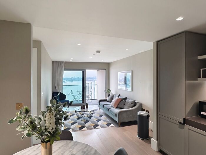 2 Bedroom Flat To Rent In Cutter Lane, London, SE10