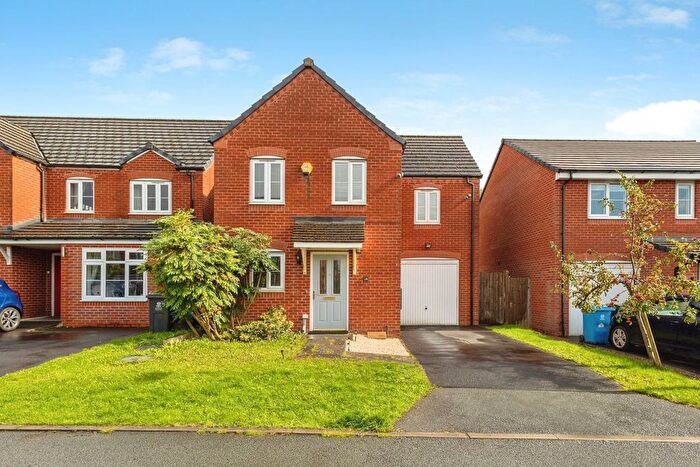 3 Bedroom Detached House For Sale In North Dene Park, Chadderton, Oldham, OL9