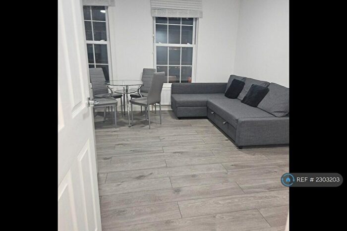 1 Bedroom Flat To Rent In Old Street, London, EC1V