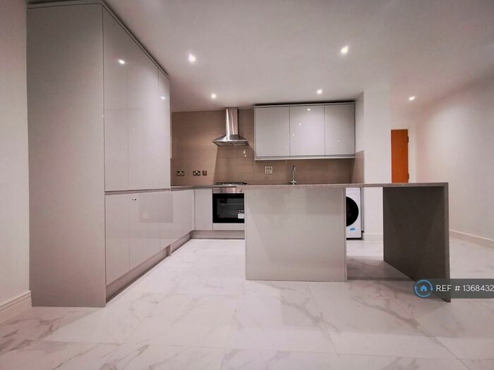 2 Bedroom Flat To Rent In Erebus Drive, London, SE28