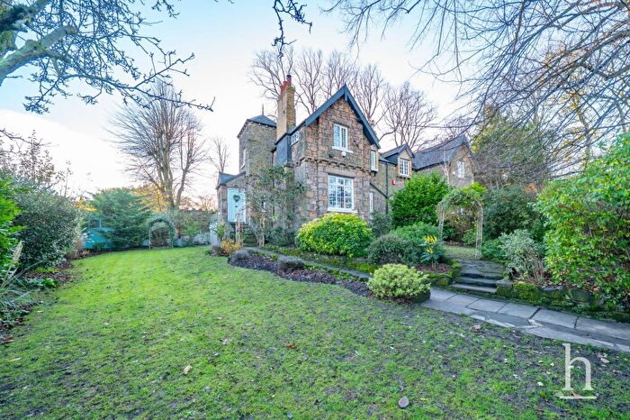 4 Bedroom Semi Detached House For Sale In Victoria Mount, Prenton, CH43