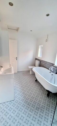 3 Bedroom Terraced House To Rent In Stanley Terrace, Swansea, SA1