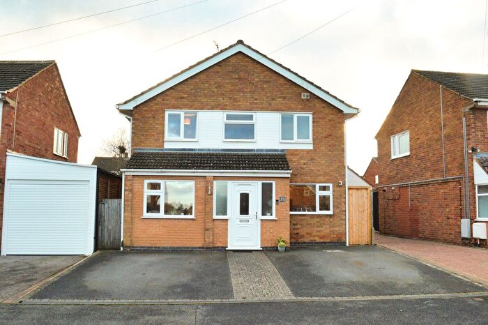 3 Bedroom Detached House For Sale In St. Ives Road, Wigston, Leicester, LE18