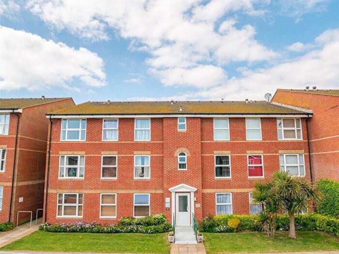 2 Bedroom Flat For Sale In Ringmer Road, Seaford, BN25