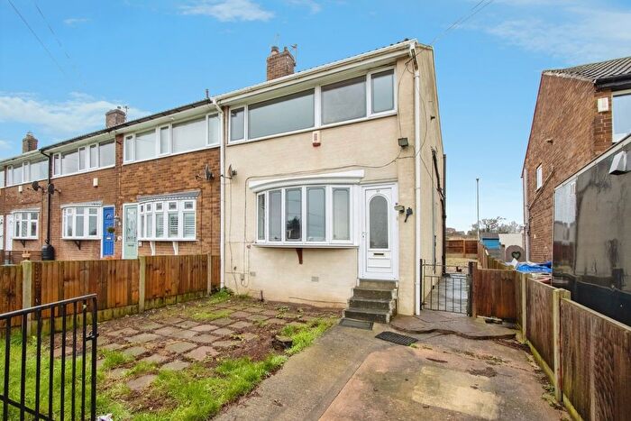 3 Bedroom End Terrace House For Sale In Meadow Lane, Wakefield, West Yorkshire, WF2
