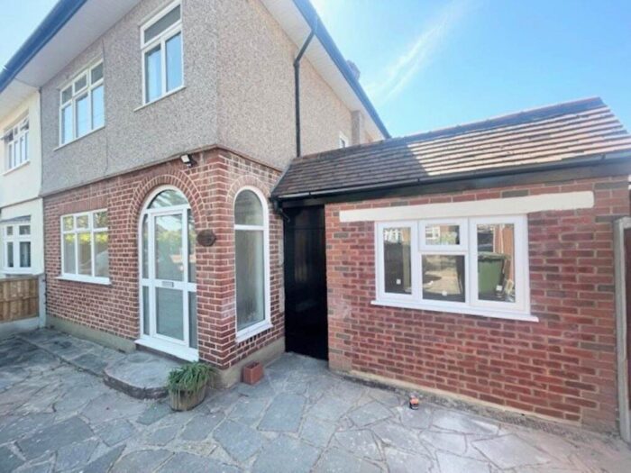 3 Bedroom Semi-Detached House To Rent In Birds Farm Ave, Romford, RM5