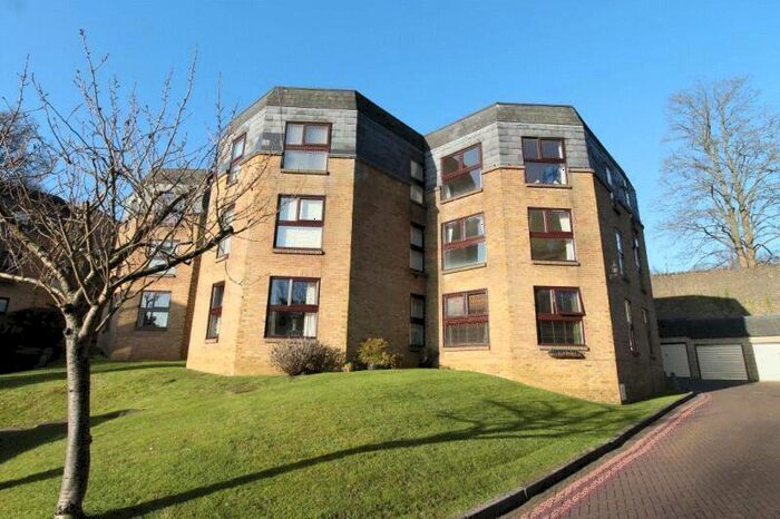 2 Bedroom Apartment To Rent In Charterhouse Road, Godalming, GU7
