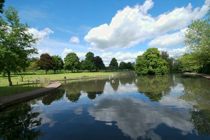 2 Bedroom Apartment For Sale In Town Bridge Court, Chesham, Buckinghamshire, HP5