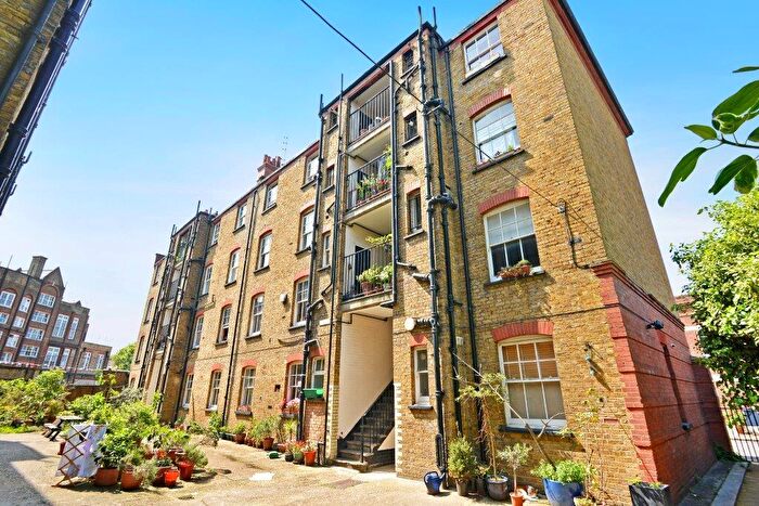 2 Bedroom Apartment To Rent In Shepton House, Welwyn Street, Bethnal Green, E2