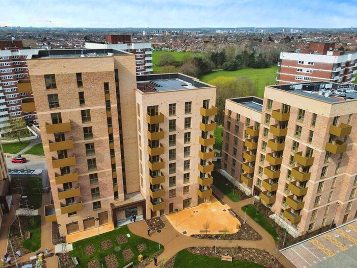 1 Bedroom Apartment For Sale In Park Rise, Sunrise Avenue, Hornchurch, RM12