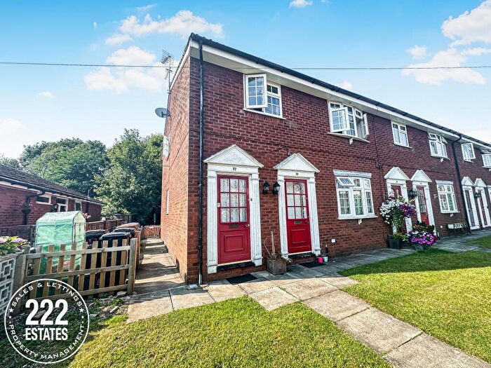 2 Bedroom Apartment To Rent In Park Lane, Stockport, SK1