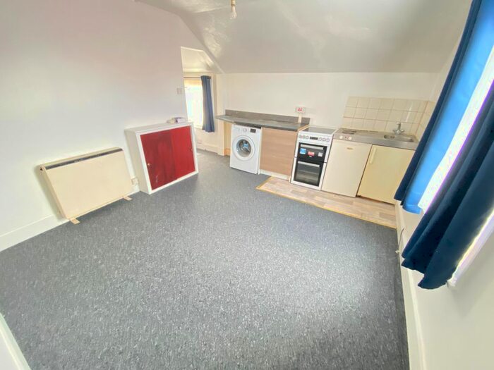 1 Bedroom Flat To Rent In Queens Road, Reading, RG4