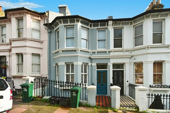 2 Bedroom Apartment For Sale In Roundhill Crescent, Brighton, BN2