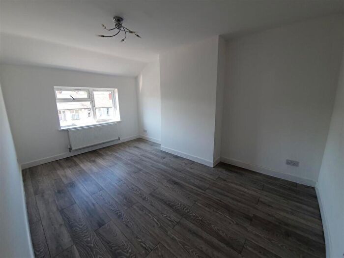 2 Bedroom Flat To Rent In Albany Road, Earlsdon, Coventry, CV5