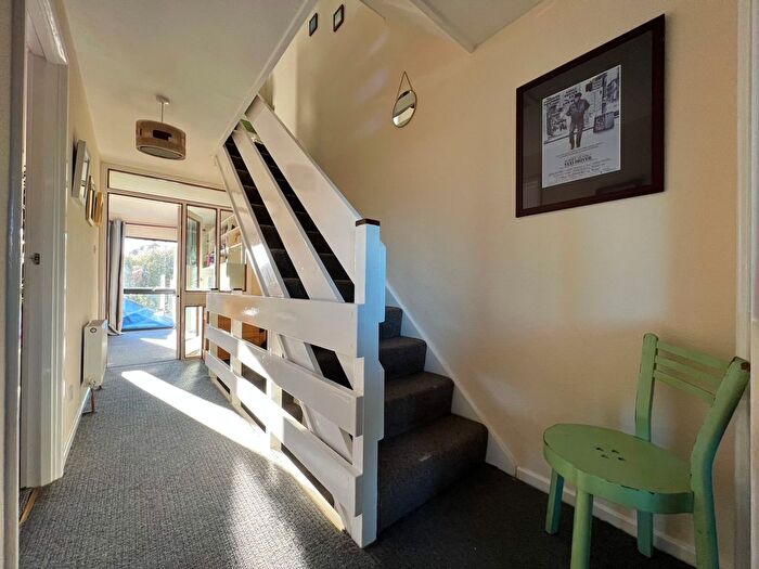 1 Bedroom End Of Terrace House For Sale In Winchilsea Crescent, West Molesey, KT8