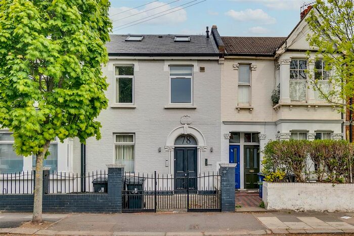 2 Bedroom Flat For Sale In Bollo Bridge Road, London, W3