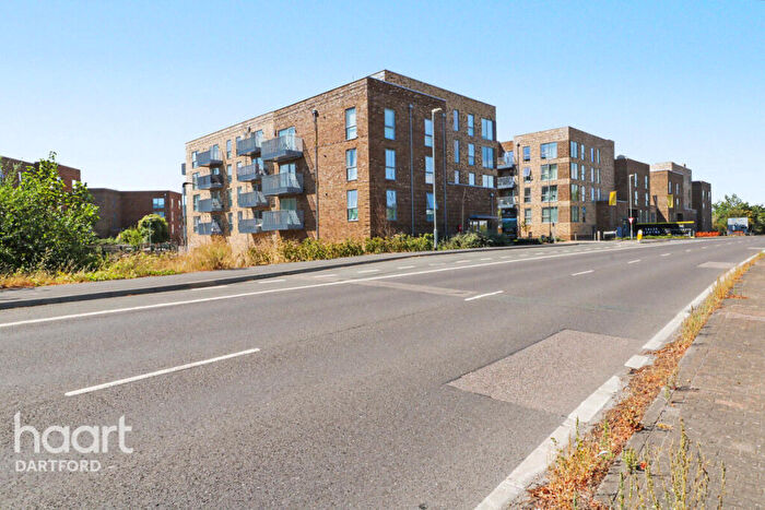 2 Bedroom Flat For Sale In Liberty Court, Dartford, DA2