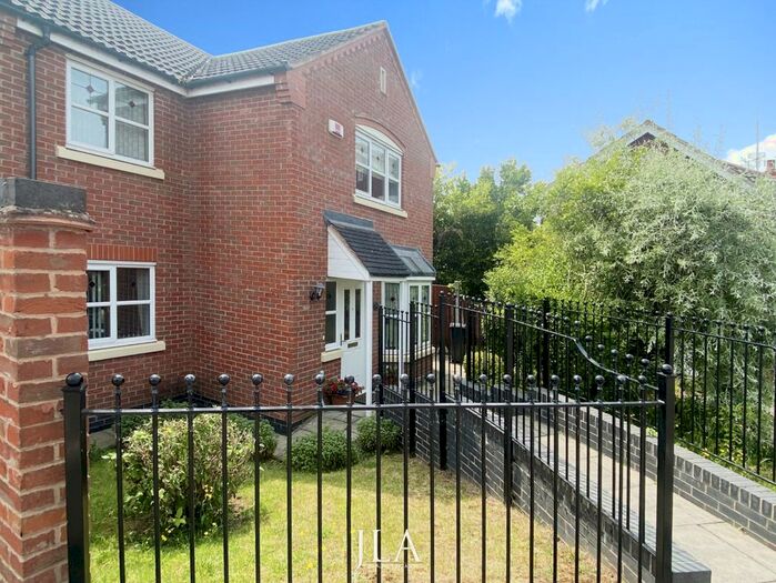 4 Bedroom Detached House To Rent In Bridgemere Close, Leicester, LE2