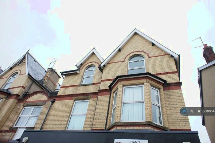2 Bedroom Flat To Rent In Greenfield Road, Colwyn Bay, LL29