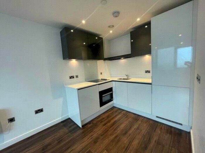 1 Bedroom Apartment To Rent In Churchill Place, Churchill Way, Basingstoke, Hampshire, RG21